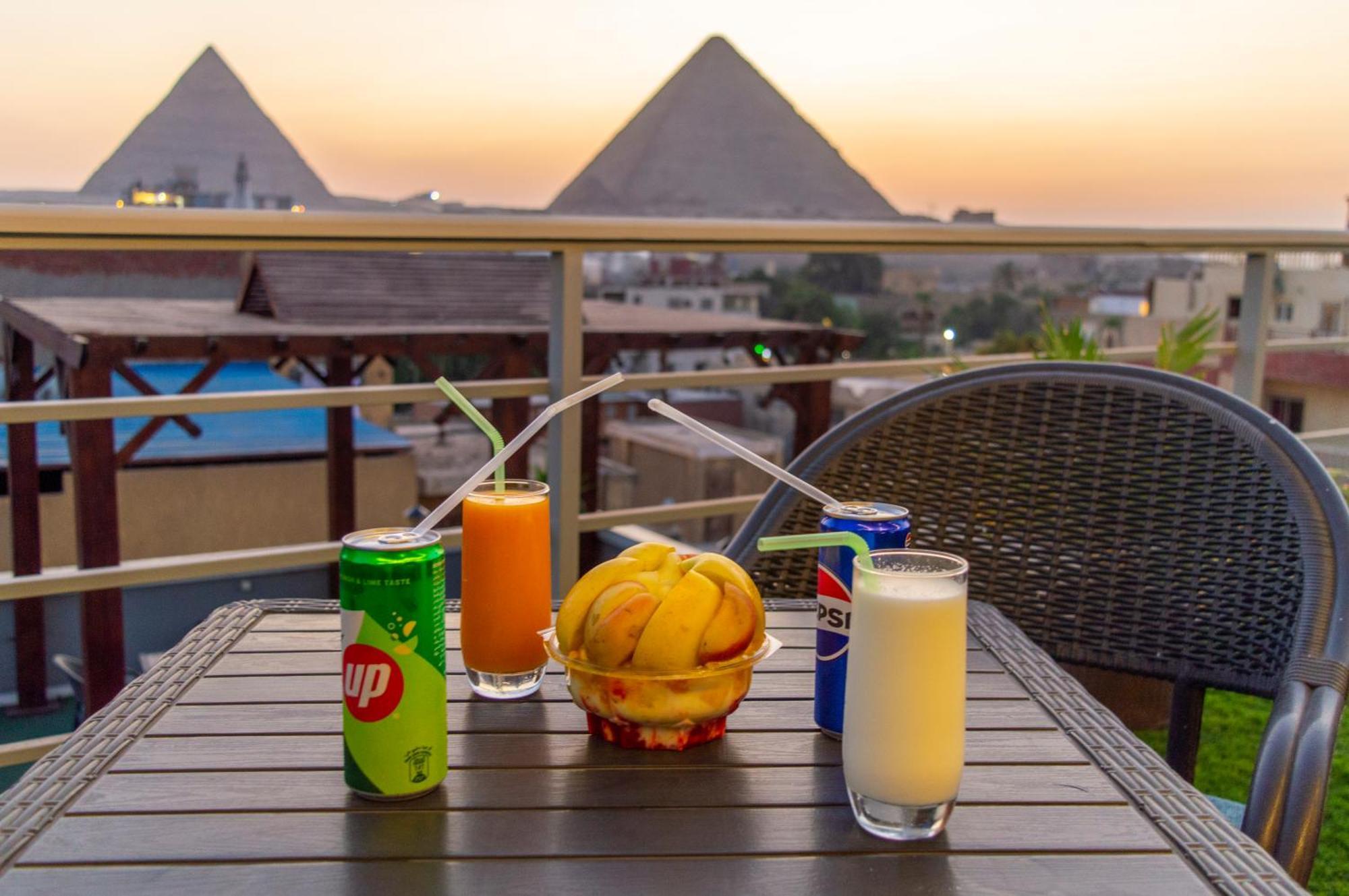 The Pyramids Gate Inn Kafret el-Gabal Kültér fotó
