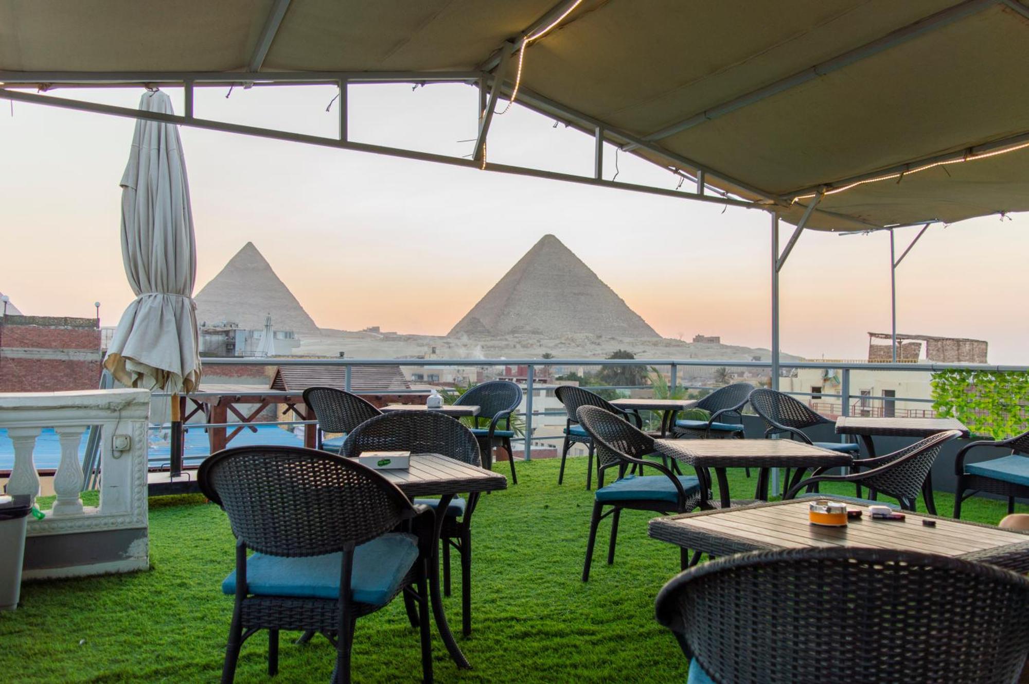The Pyramids Gate Inn Kafret el-Gabal Kültér fotó