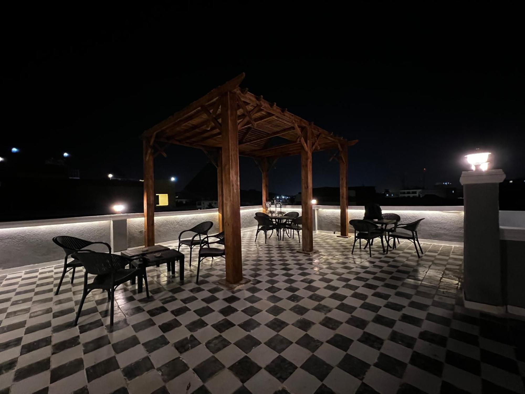 The Pyramids Gate Inn Kafret el-Gabal Kültér fotó